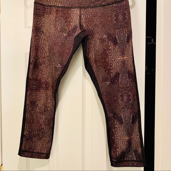 Lululemon Golden Goddess Wunder Under Crop - Sz 6 - Picture 7 of 7